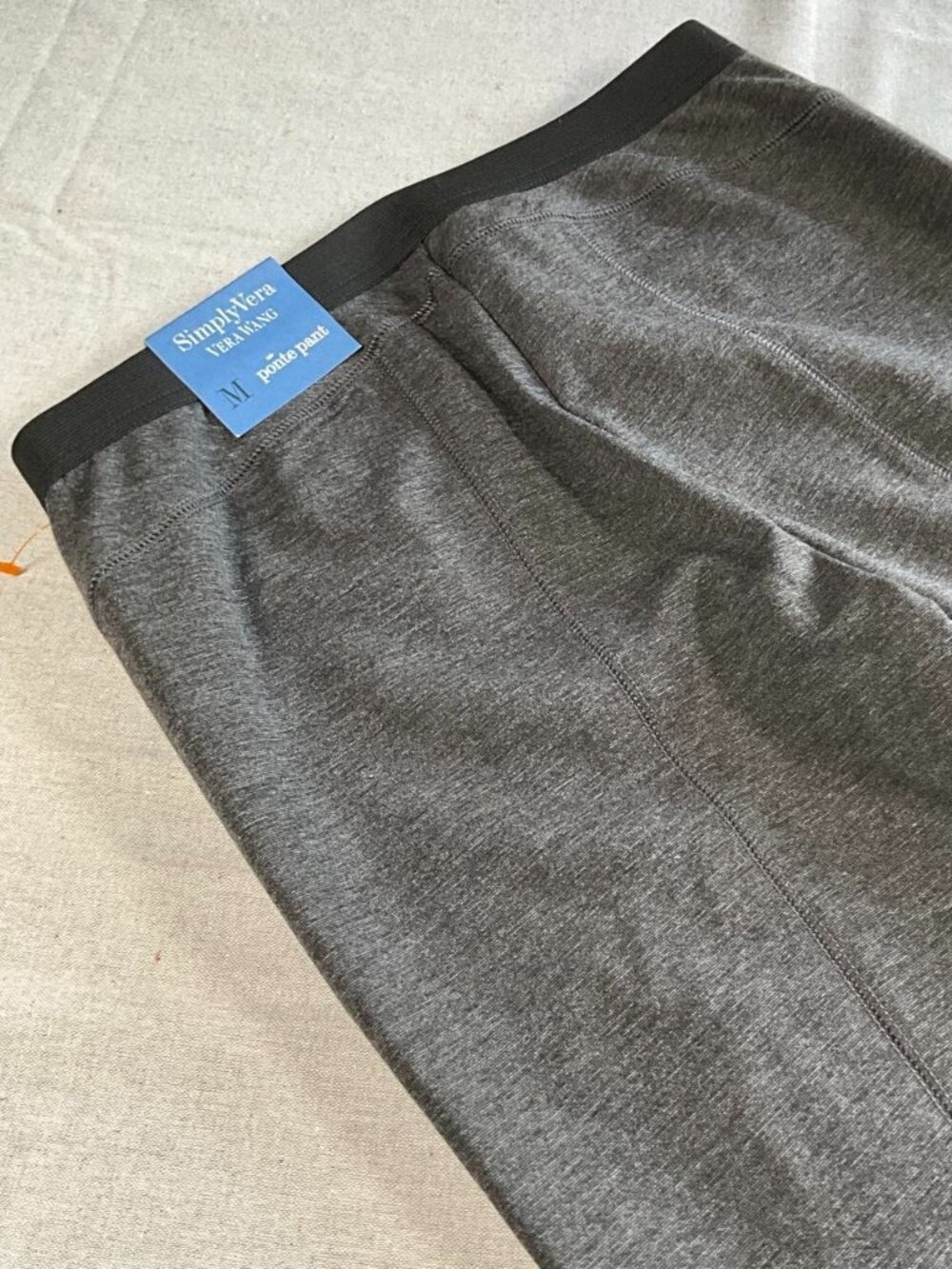 NWTs Womens Simply Vera Vera Wang Stretch Pull On Gray Leggings (Medium)
